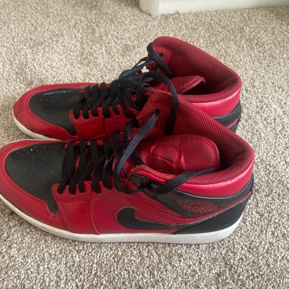 Jordan 1s - Picture 3 of 4